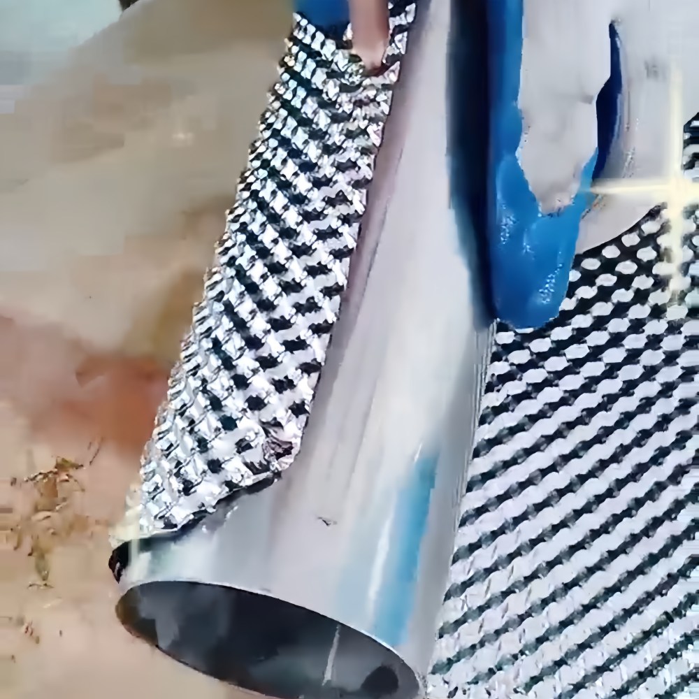 Warum sollte man für Auspuffrohre einen geprägten Hitzeschild aus Edelstahl verwenden?